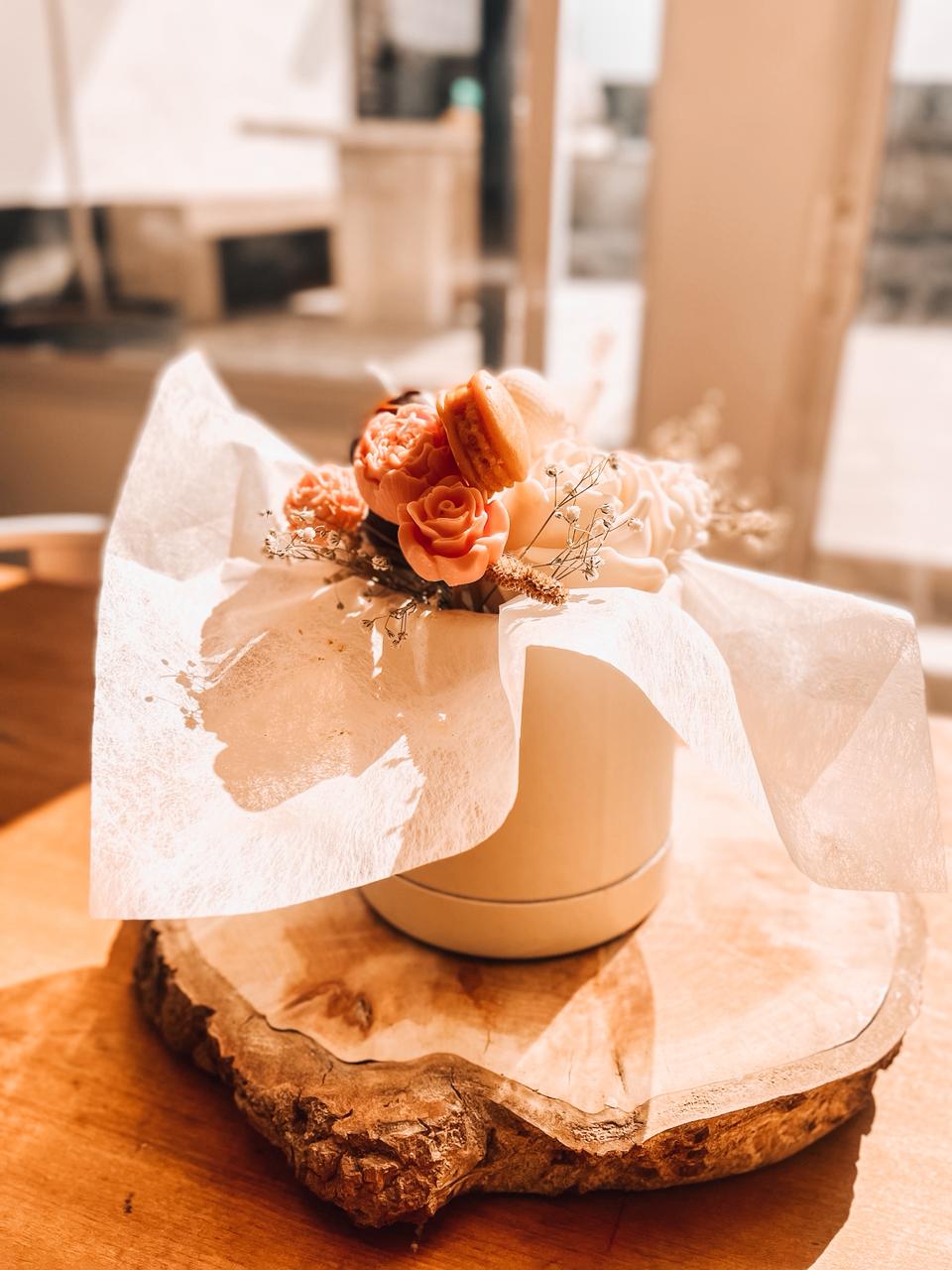 TALLER SOY FLOWER BOUQUET